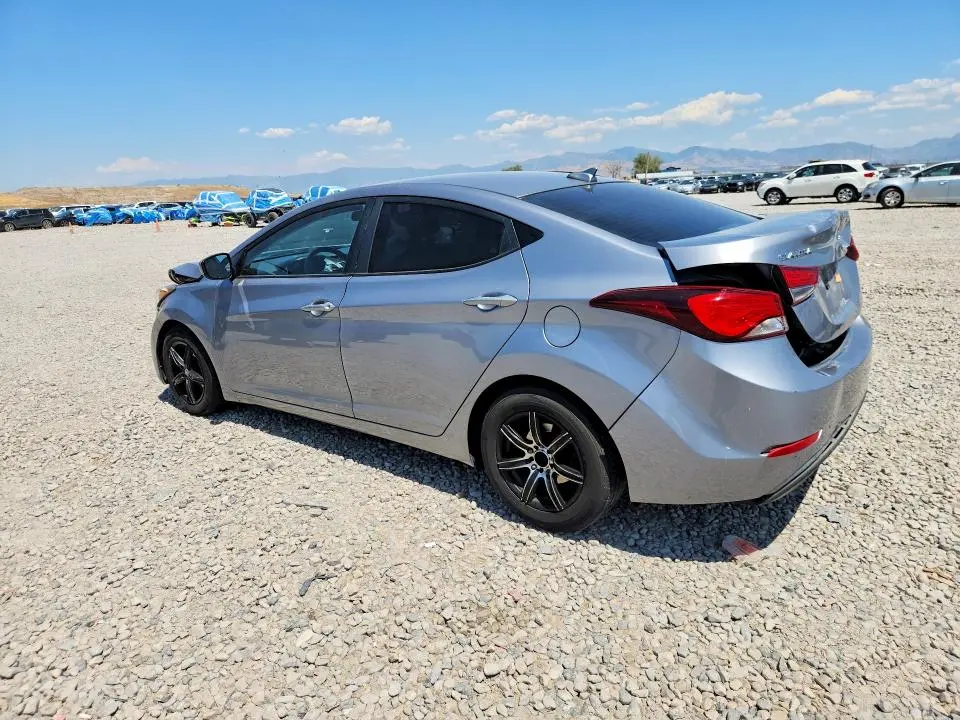 2016 HYUNDAI ELANTRA SE  