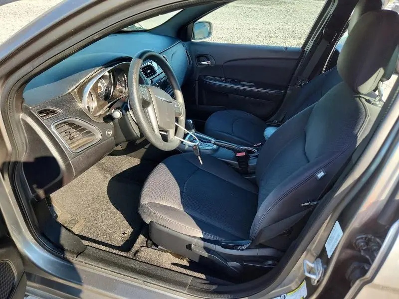2013 CHRYSLER 200 LX  