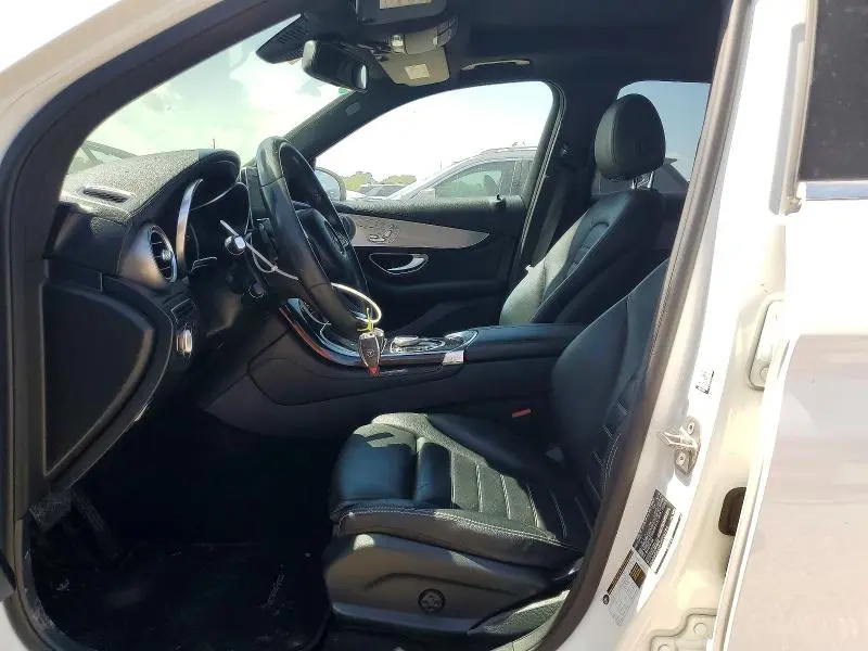 2017 MERCEDES-BENZ GLC 300  