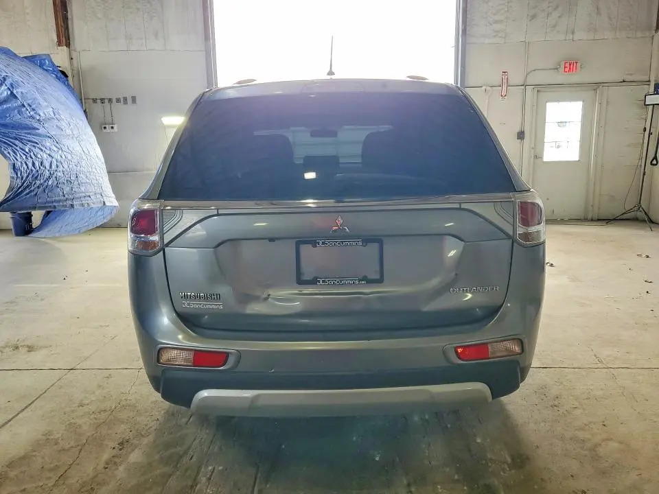2015 MITSUBISHI OUTLANDER SE  