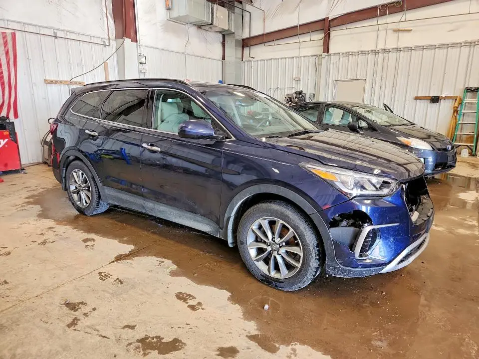 2018 HYUNDAI SANTA FE SE  