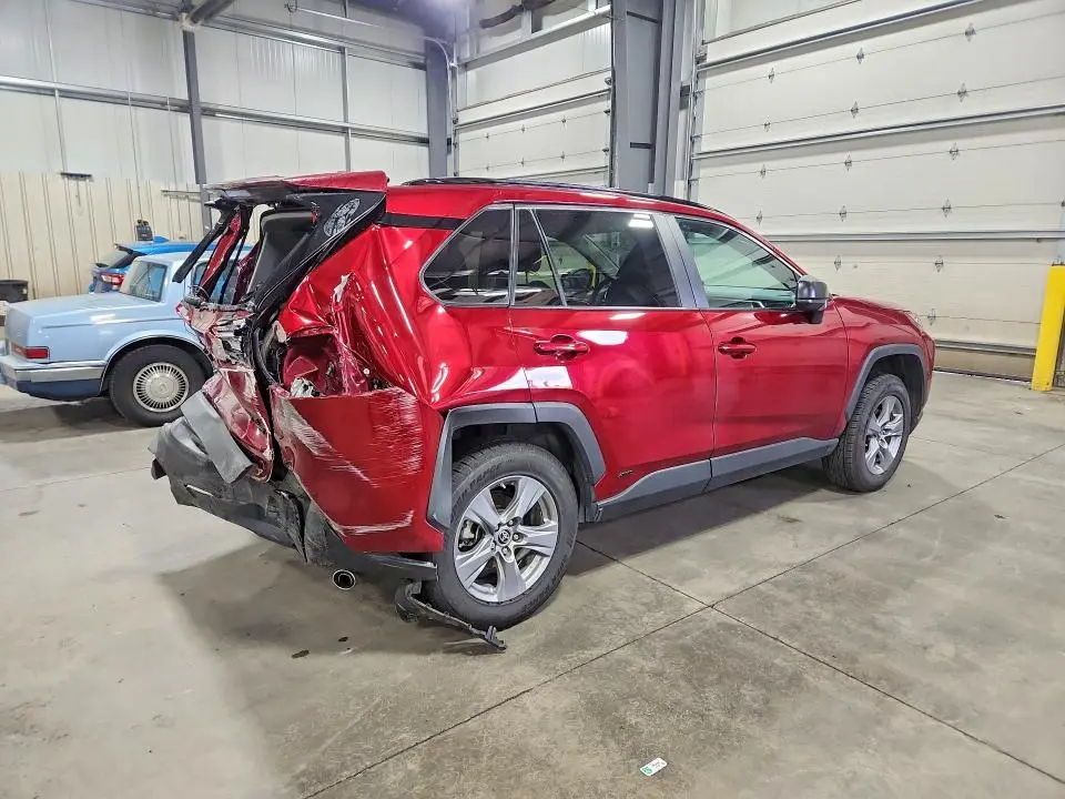 2022 TOYOTA RAV4 LE  