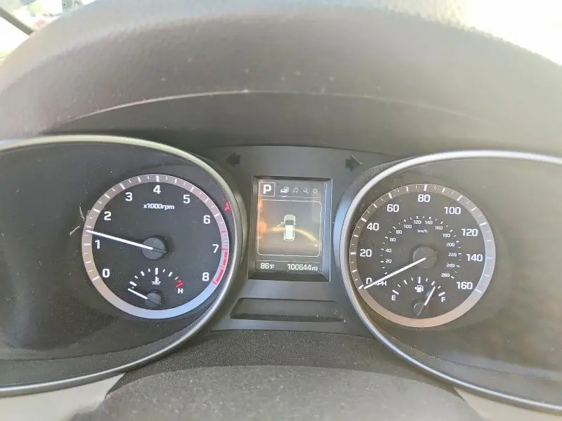 2018 HYUNDAI SANTA FE SE  