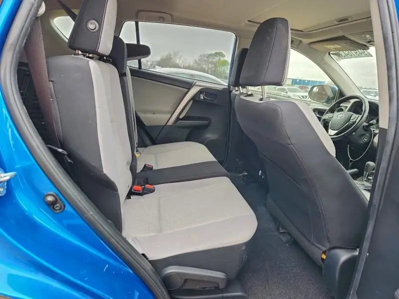 2017 TOYOTA RAV4 XLE  