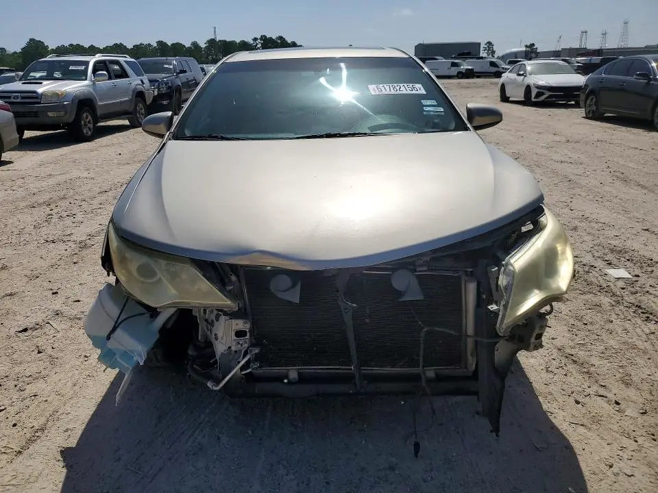 2013 TOYOTA CAMRY XLE  