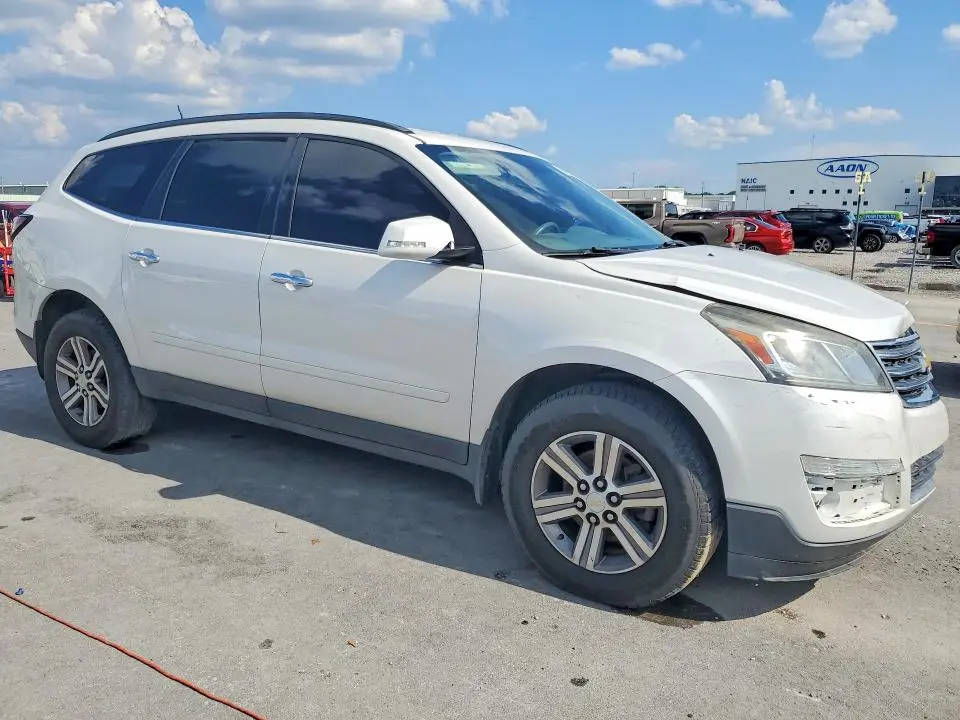 2017 CHEVROLET TRAVERSE LT  