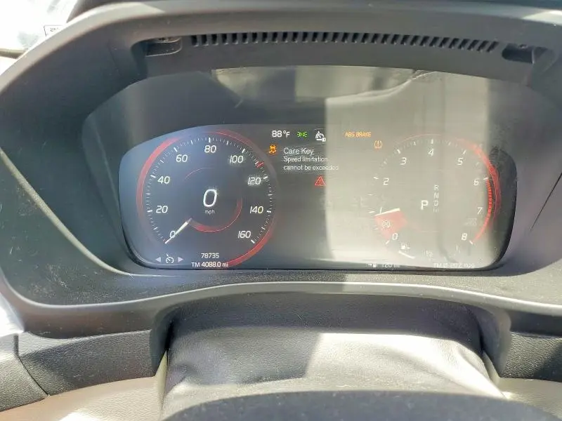 2021 VOLVO XC40 T5 MOMENTUM  