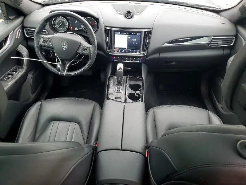 2022 MASERATI LEVANTE BASE  
