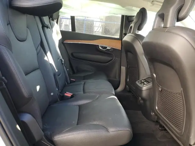 2022 VOLVO XC90 T6 MOMENTUM  