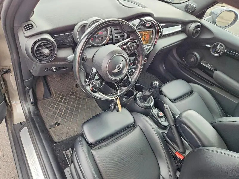 2017 MINI COOPER S  