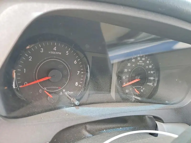 2016 TOYOTA SIENNA LE  