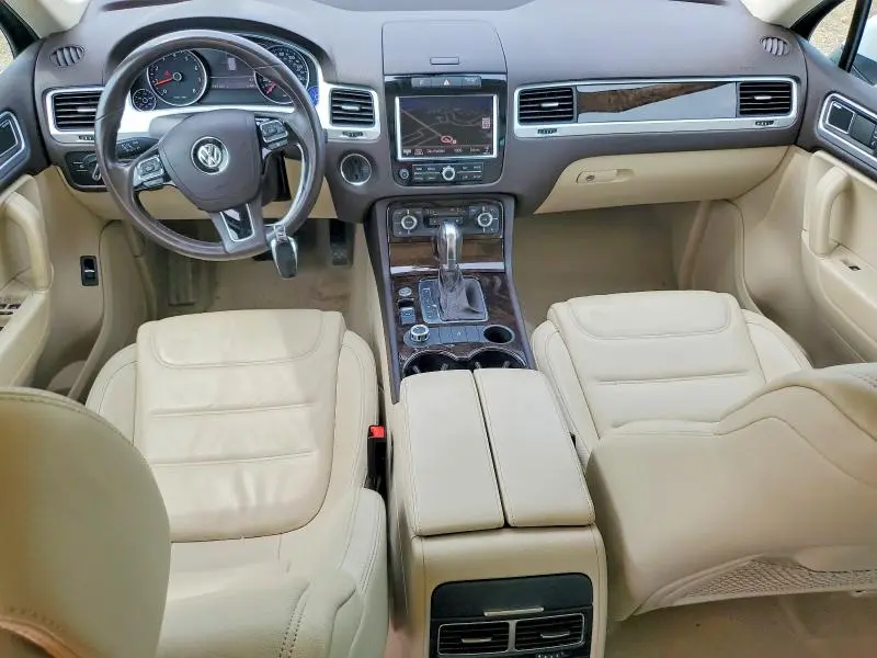 2013 VOLKSWAGEN TOUAREG V6  