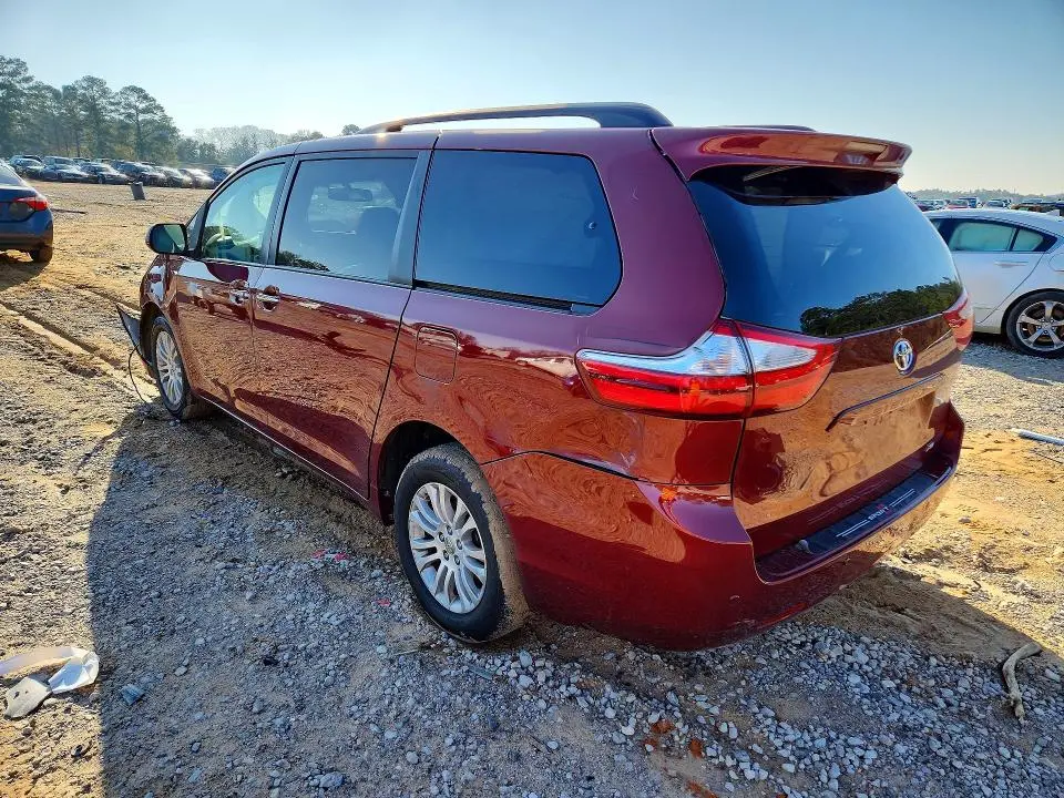 2015 TOYOTA SIENNA XLE  