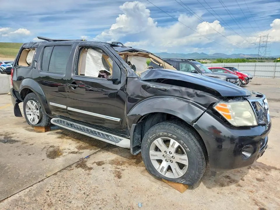 2011 NISSAN PATHFINDER S  