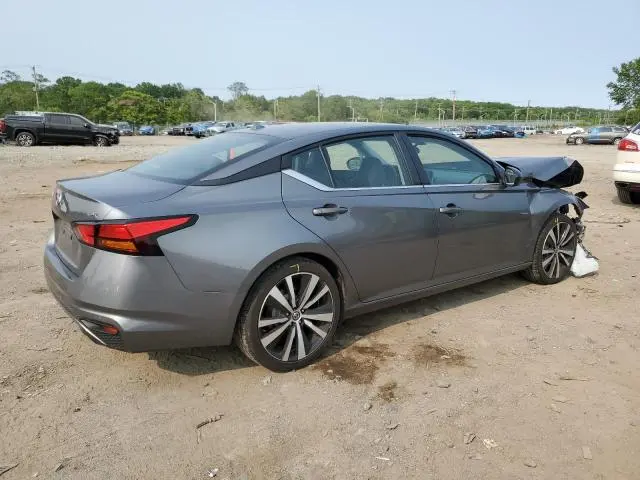 2022 NISSAN ALTIMA SR  
