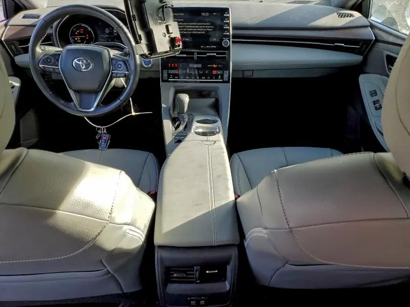 2019 TOYOTA AVALON XLE  