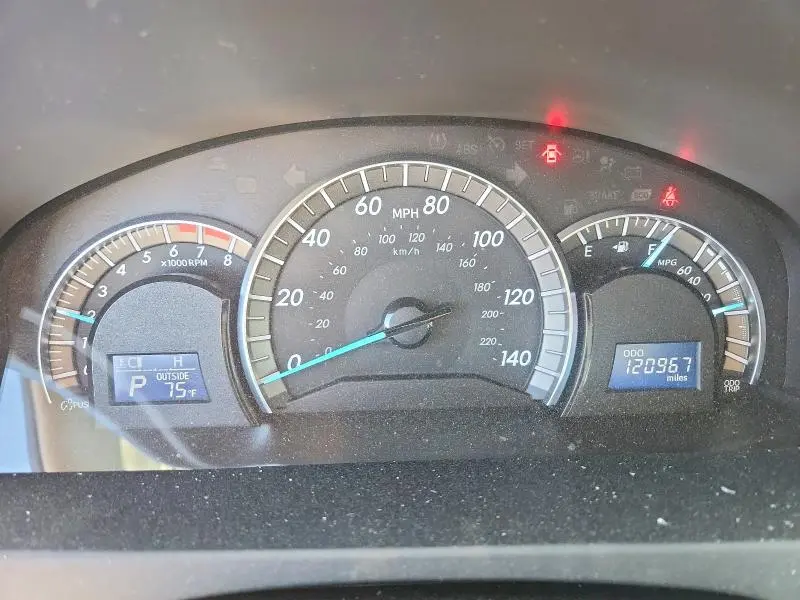 2012 TOYOTA CAMRY SE  