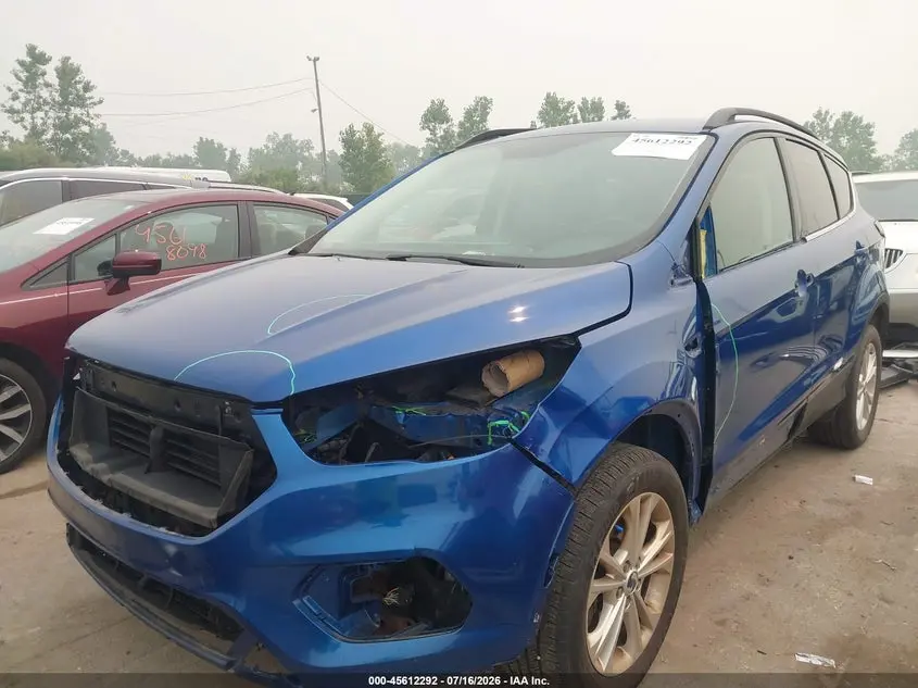 2017 FORD ESCAPE SE