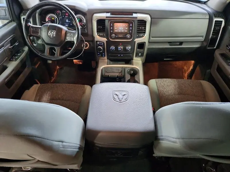 2015 RAM 1500 SLT  