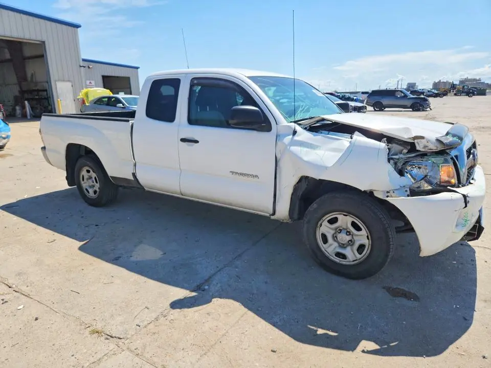 2011 TOYOTA TACOMA BASE  