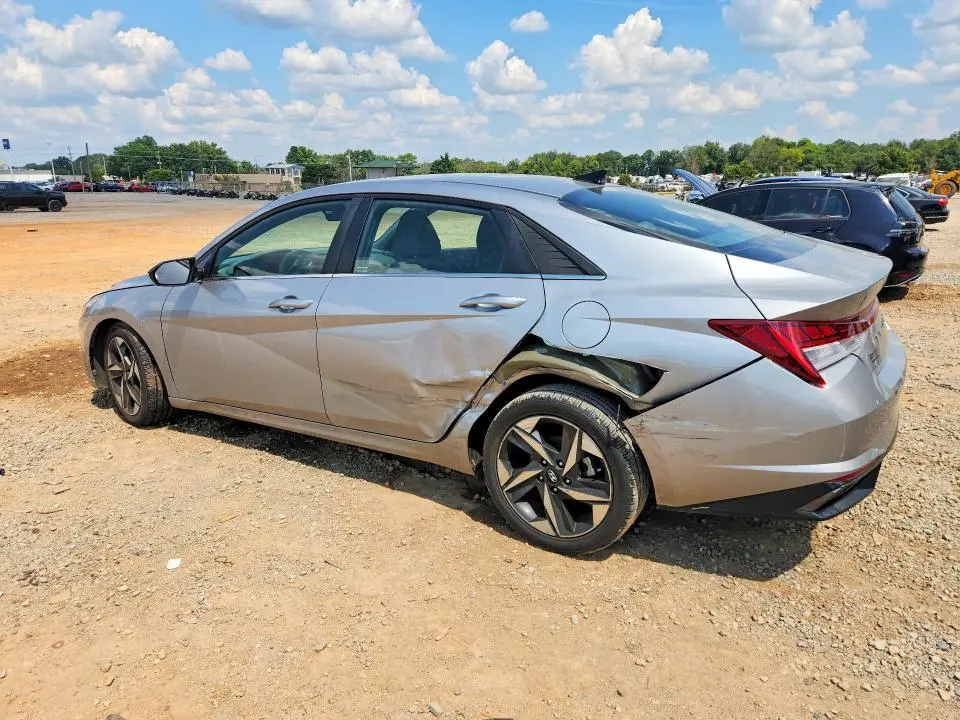 2022 HYUNDAI ELANTRA SEL  