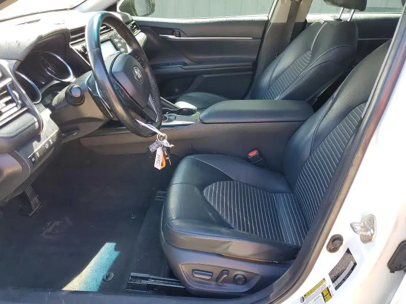 2019 TOYOTA CAMRY SE  