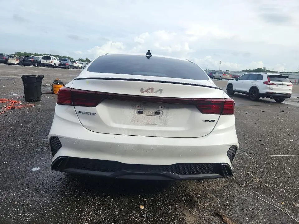 2023 KIA FORTE GT LINE  