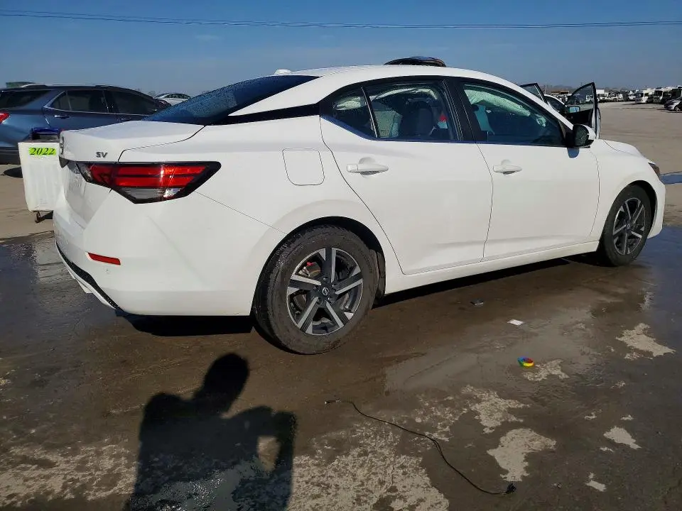2024 NISSAN SENTRA SV  
