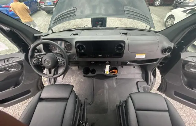 2024 MERCEDES-BENZ SPRINTER 2500