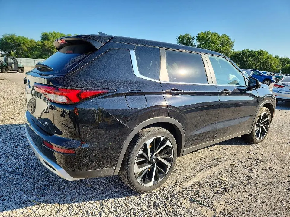 2022 MITSUBISHI OUTLANDER SE  