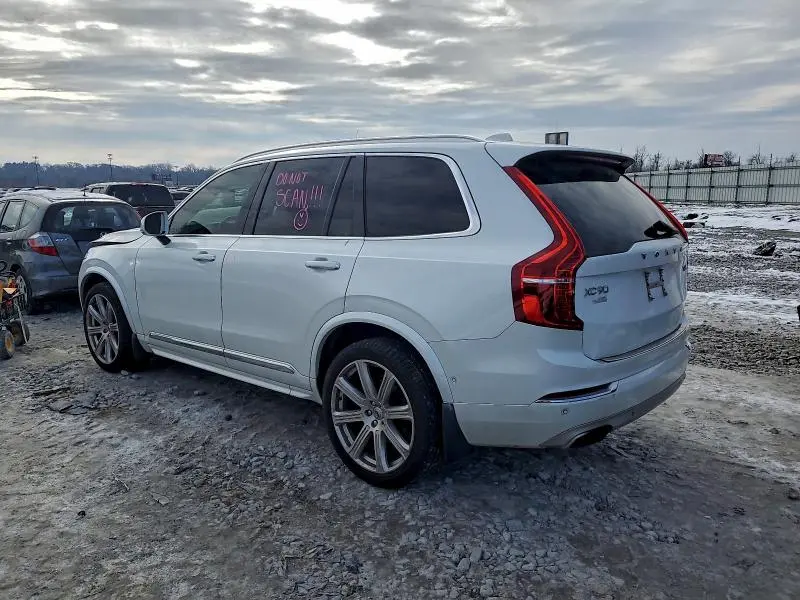 2016 VOLVO XC90 T6  