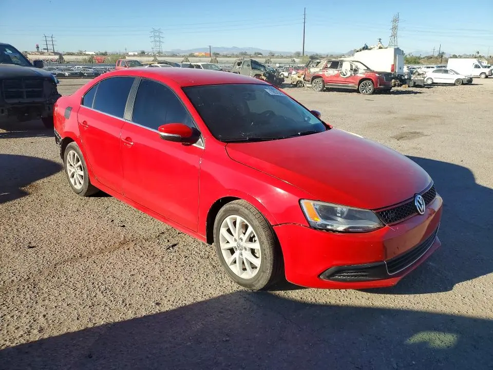2013 VOLKSWAGEN JETTA SE  