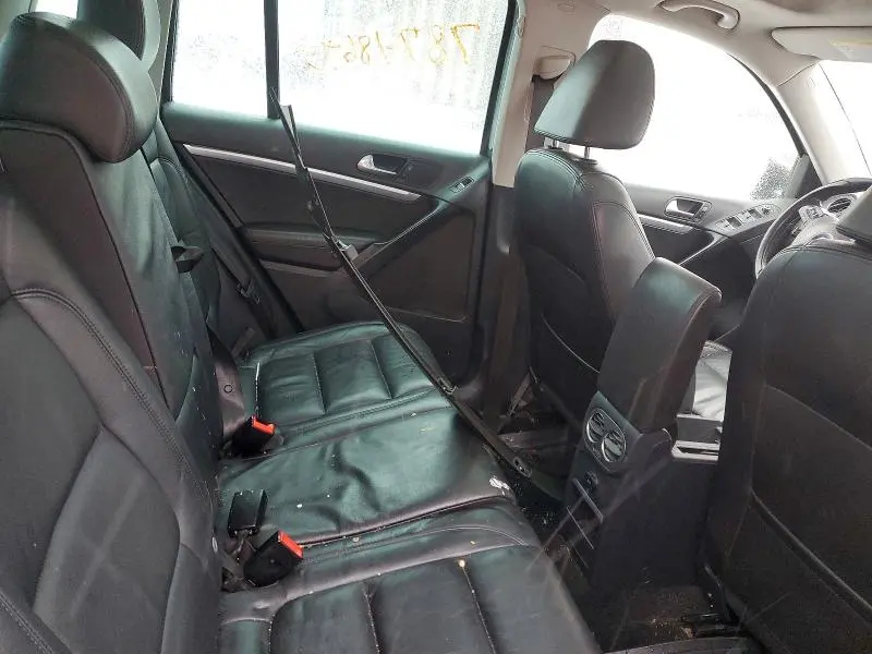 2015 VOLKSWAGEN TIGUAN S  