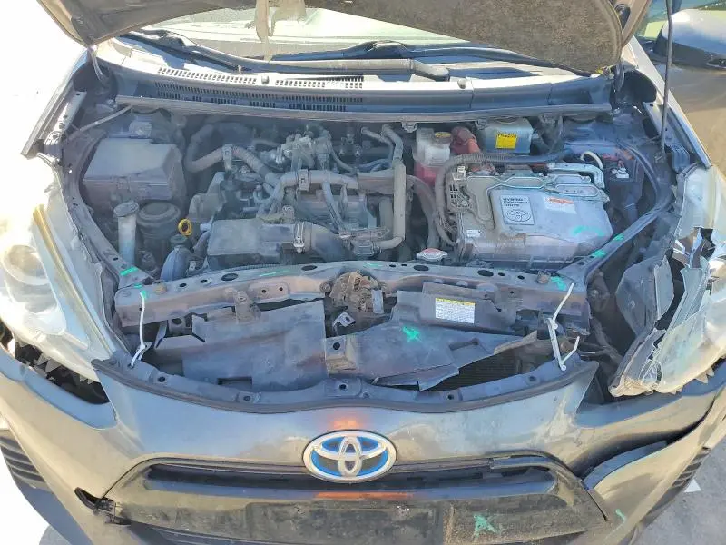 2016 TOYOTA PRIUS C TWO  