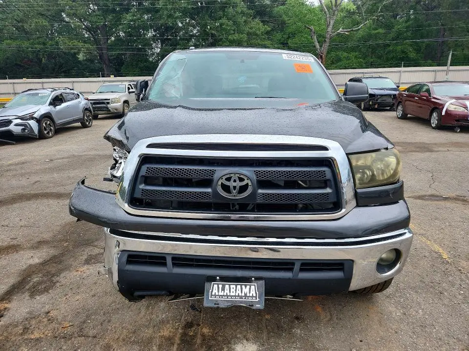 2011 TOYOTA TUNDRA CREWMAX SR5  