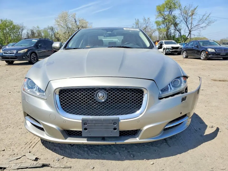 2013 JAGUAR XJ   