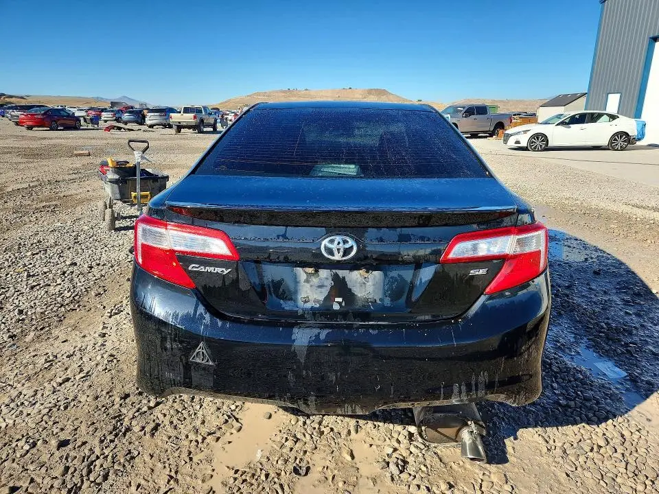 2013 TOYOTA CAMRY SE  