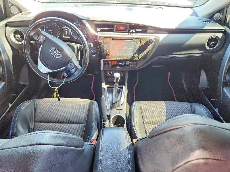 2017 TOYOTA COROLLA SE  