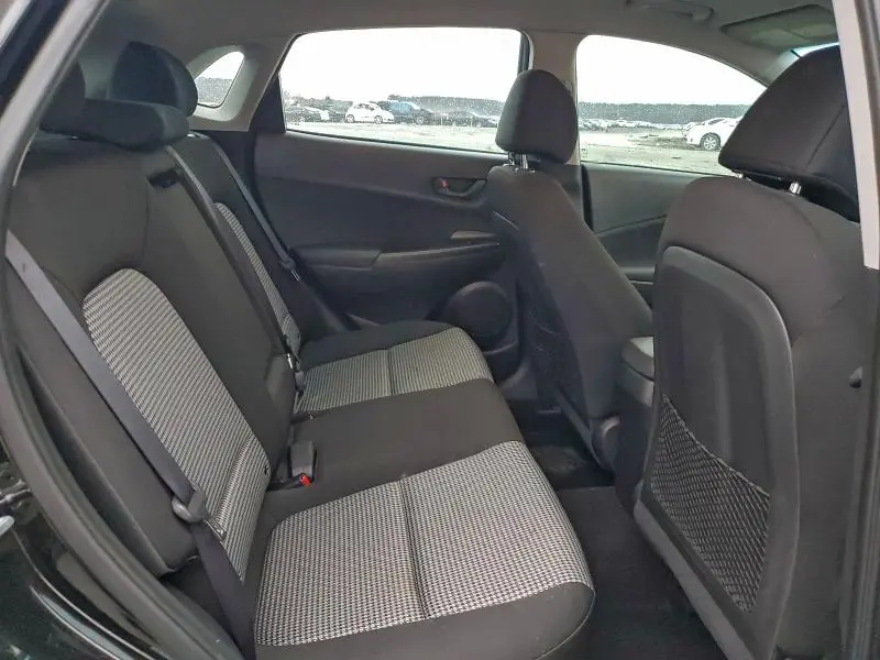 2018 HYUNDAI KONA SE  