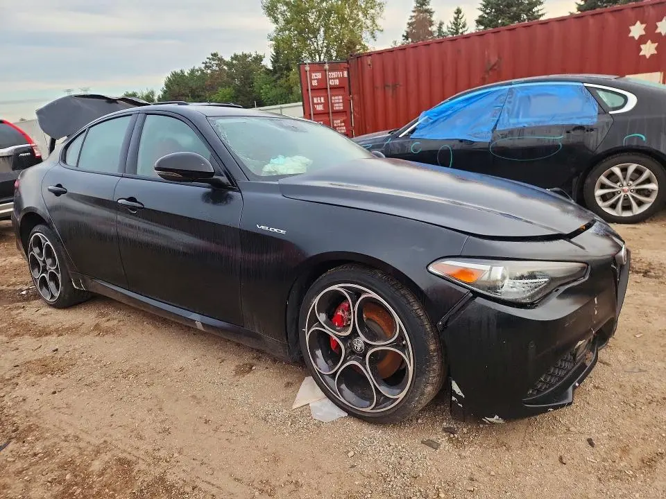 2022 ALFA ROMEO GIULIA SUPER  