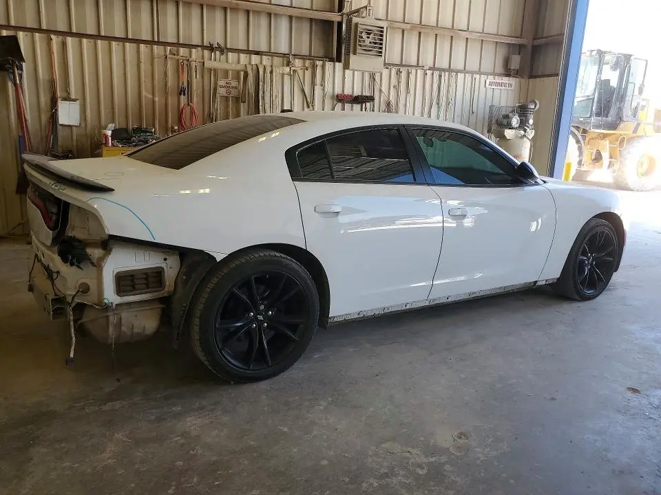 2018 DODGE CHARGER SXT  