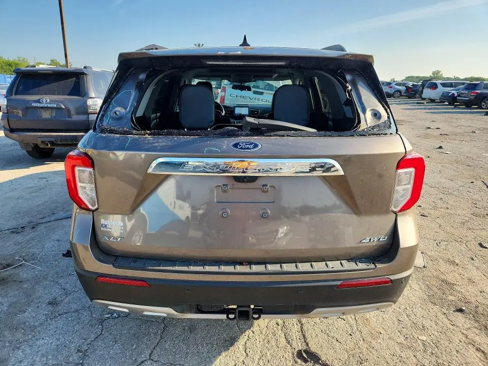 2021 FORD EXPLORER XLT  