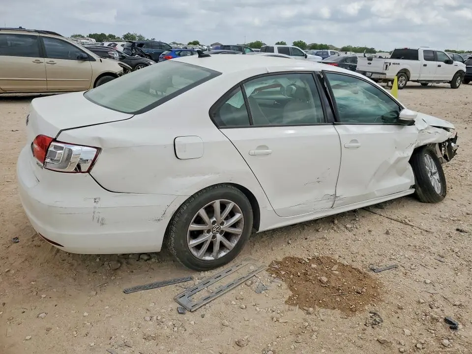 2012 VOLKSWAGEN JETTA SE  