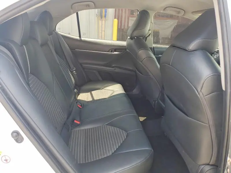 2019 TOYOTA CAMRY SE  