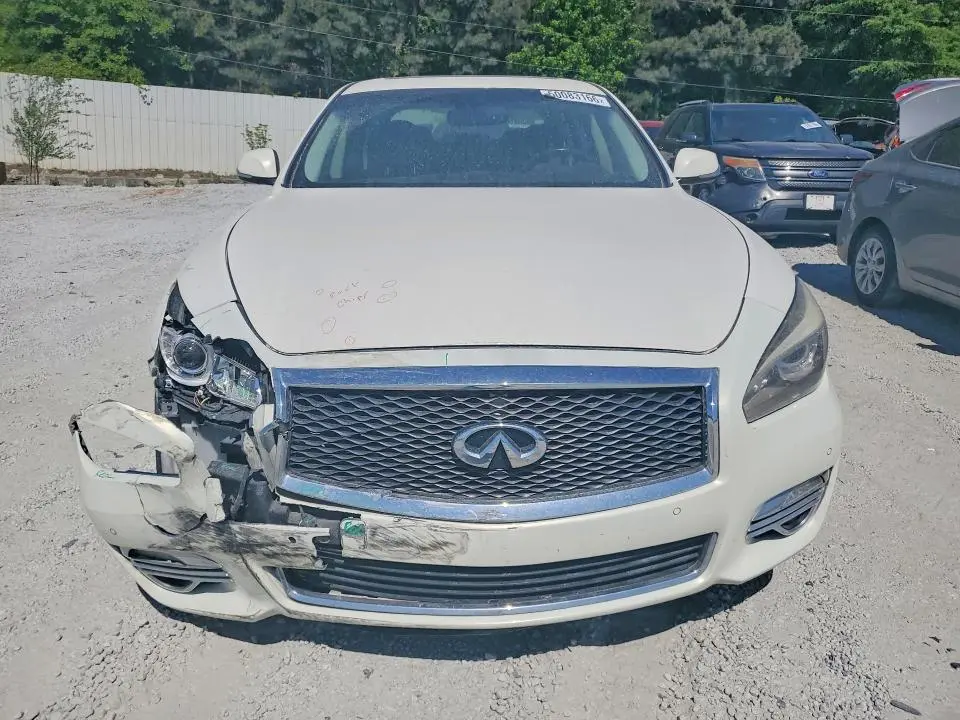 2015 INFINITI Q70L 3.7  