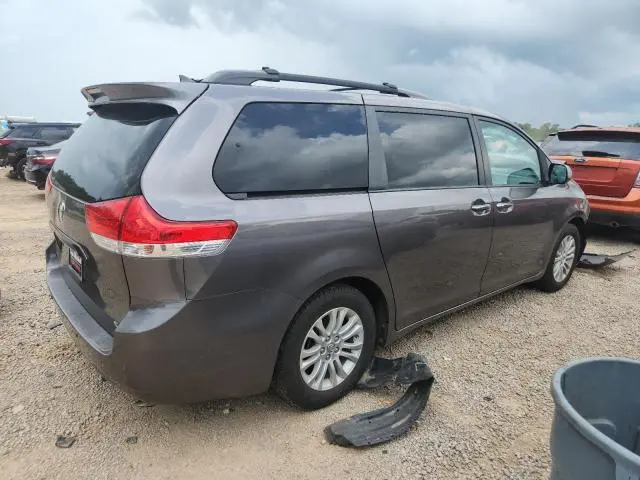 2014 TOYOTA SIENNA XLE  