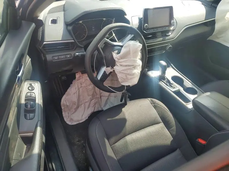 2022 NISSAN ALTIMA SV  