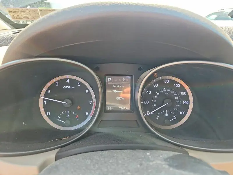 2018 HYUNDAI SANTA FE SE  