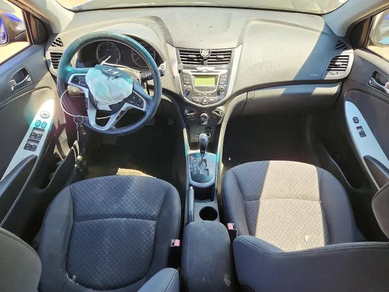 2012 HYUNDAI ACCENT SE  