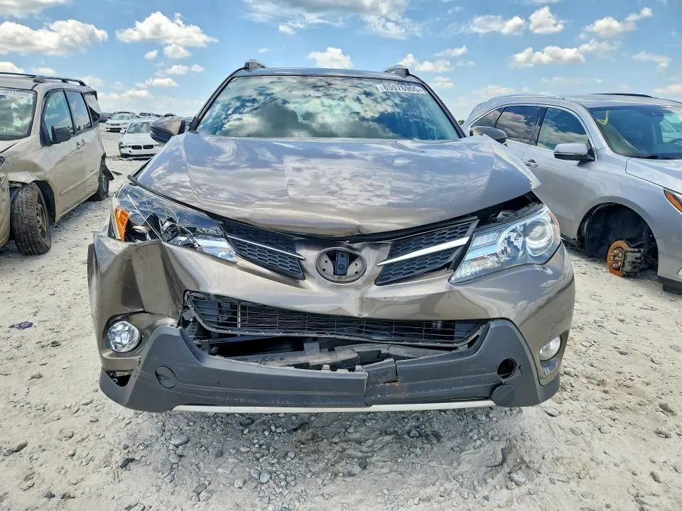 2015 TOYOTA RAV4 XLE  